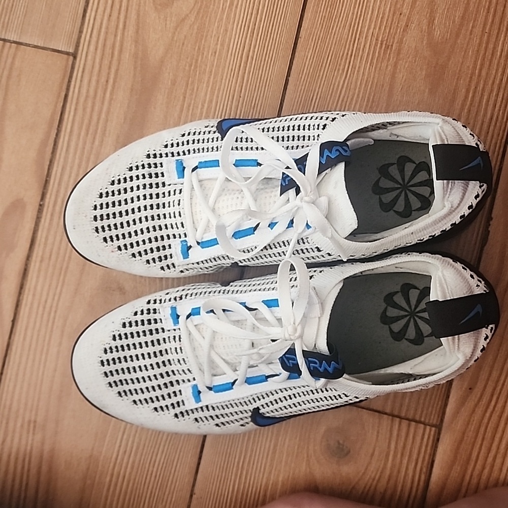 Nike Boys air vapormax 6.5 worn once, no box